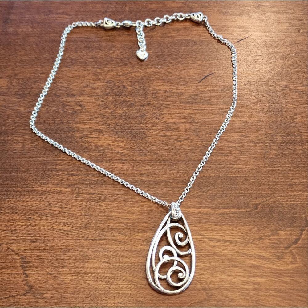 BRIGHTON ROCK and scroll necklace‎